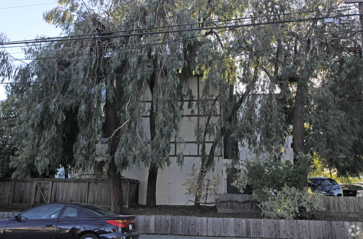 Foto del edificio - Alameda 2235 LLC