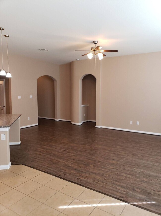 Building Photo - 26707 Gladestone Ridge Ct