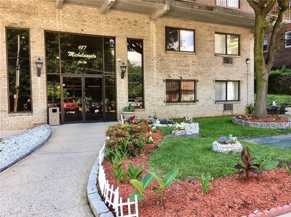 Edificio - 687 Bronx River Rd