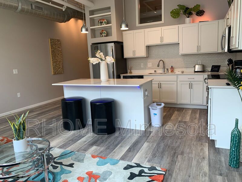 Foto principal - 133 E 7th St