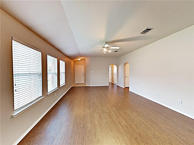 Building Photo - 119 Dove Song Dr