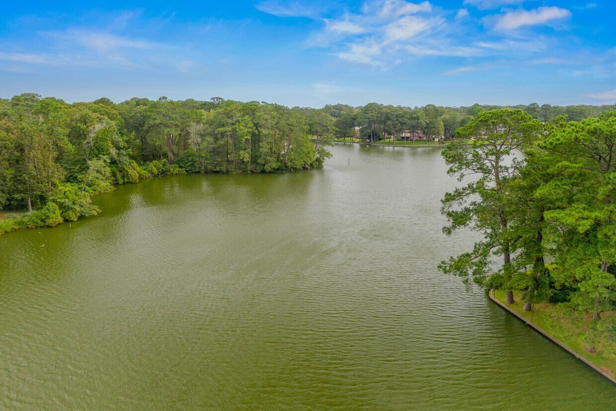 Primary Photo - READY 05-07-24!! Simply Stunning Waterfron...