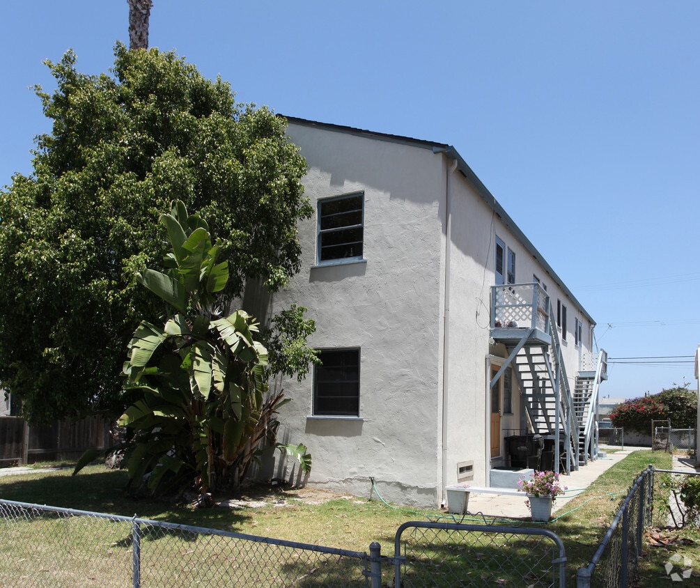 Building Photo - 4519 Wilson Ave