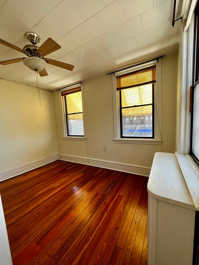 Foto del edificio - 921 Christian St