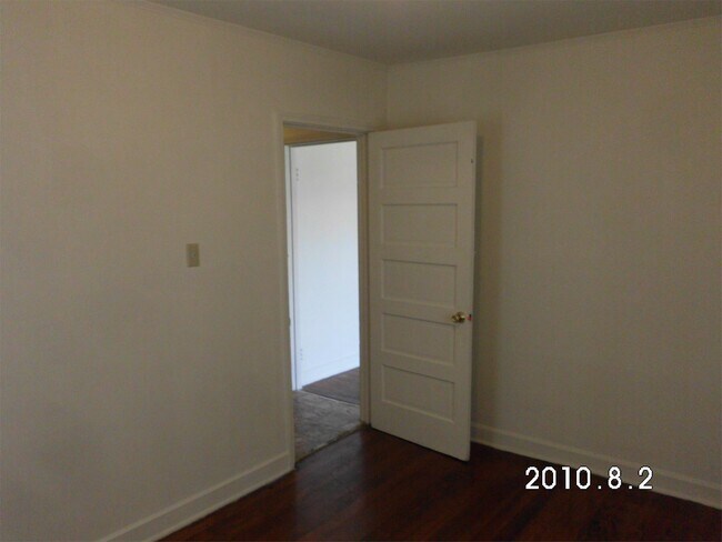 Building Photo - 1521 Wilson St