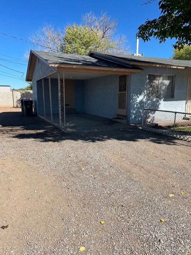 Foto del edificio - 1325 Tapia Blvd SW