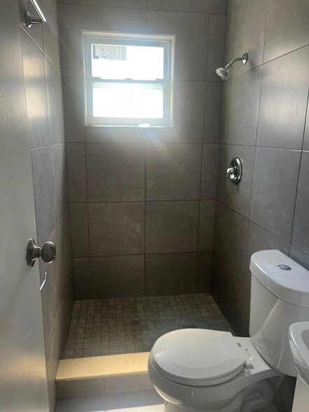 Building Photo - 515 N D St