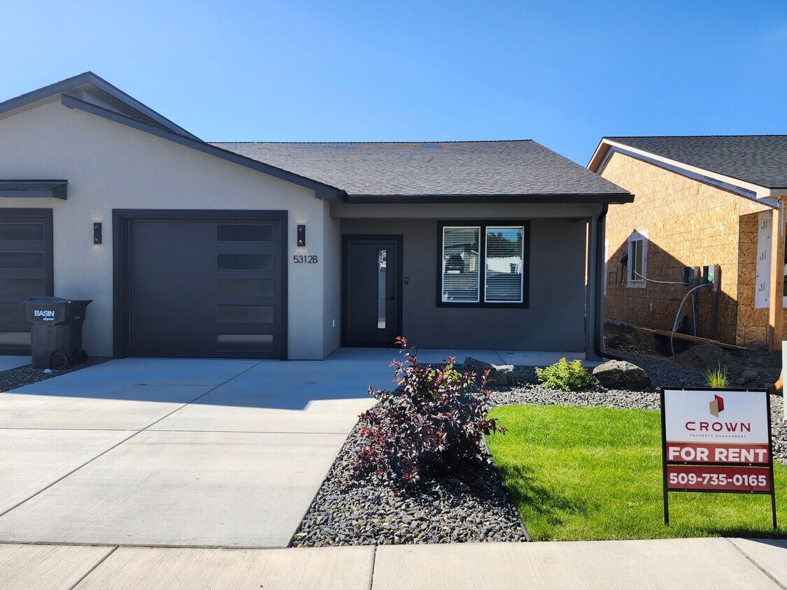 Primary Photo - Gorgeous NEW CONSTRUCTION! w/Smart Home Te...