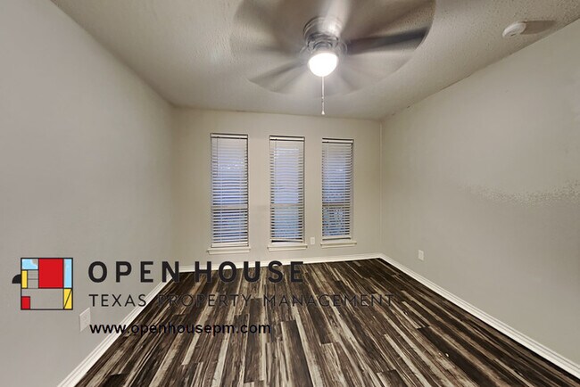Foto del edificio - 2501 Sierra Ln Plano