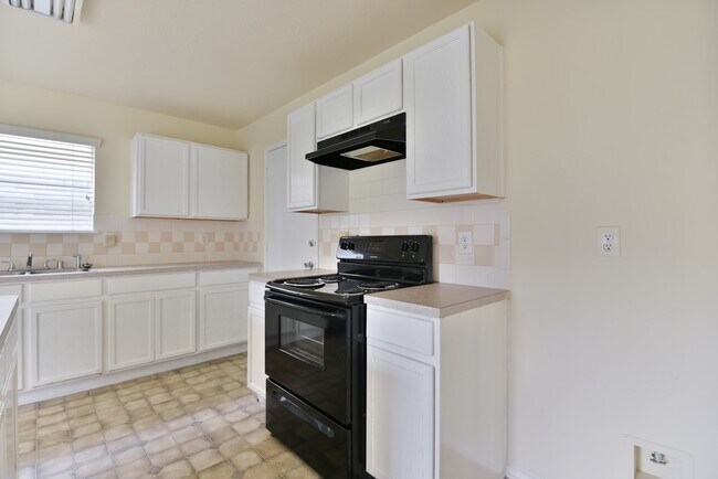 Building Photo - 5719 Clerkenwell Dr