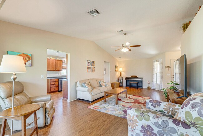 Foto del edificio - 15870 SW 16th Avenue Rd