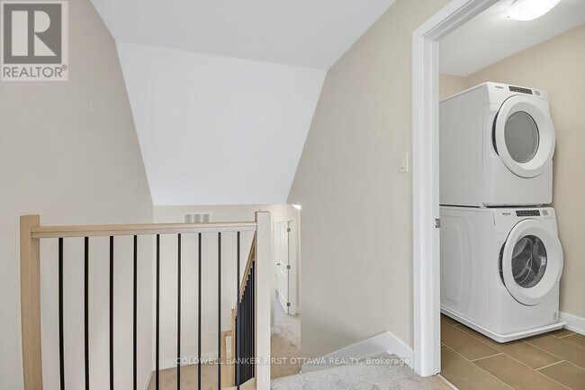 Photo du bâtiment - 81 Whitcomb Cres