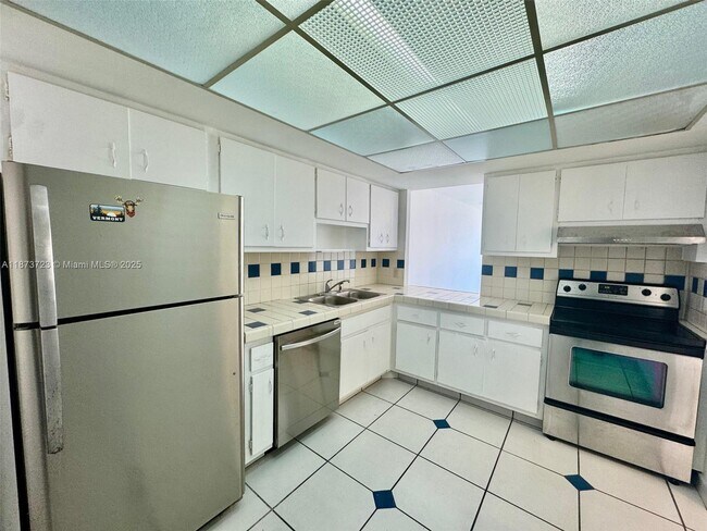 Foto del edificio - 1301 NE Miami Gardens Dr