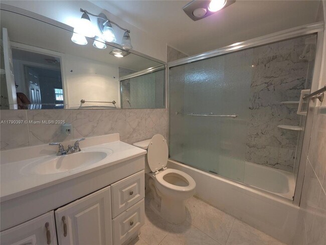 Foto del edificio - 8940 S Hollybrook Blvd