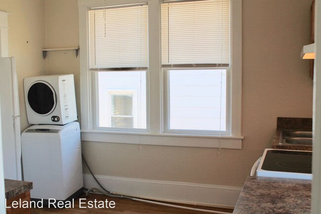 Building Photo - 1 br, 1 bath House - 401 25th Street #3