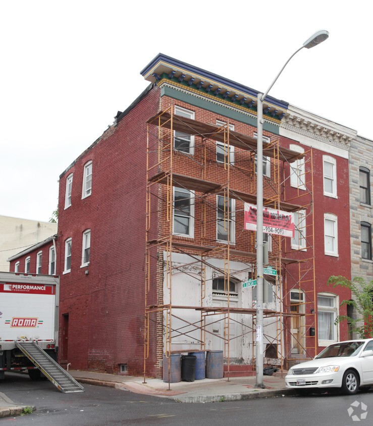 Primary Photo - 2110 Eastern Ave