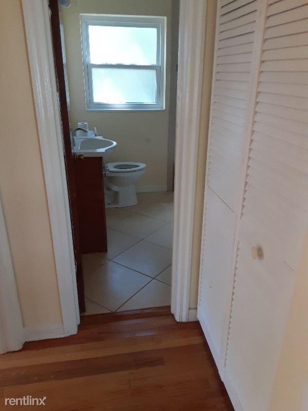 Building Photo - 3 br, 2 bath House - 322 W Newell