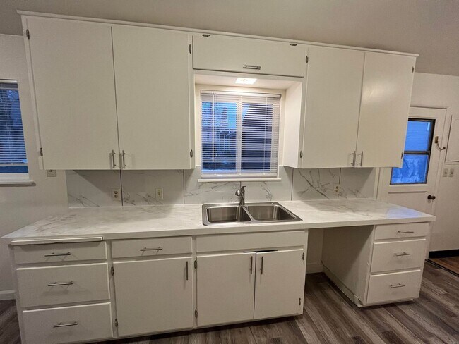 Foto del edificio - Triple J Properties-PM#025-0249-1639