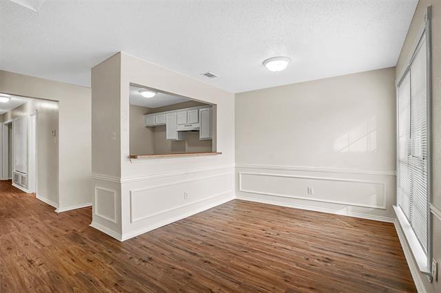 Building Photo - 515 E North St