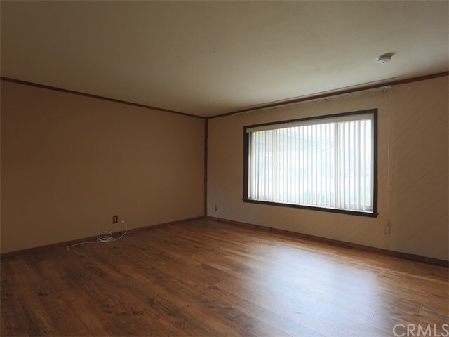 Foto del edificio - 17954 Randall Ave