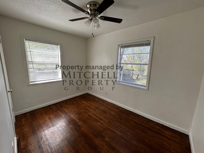 Foto del edificio - 2/1/1 with 2 carports and covered patio!
