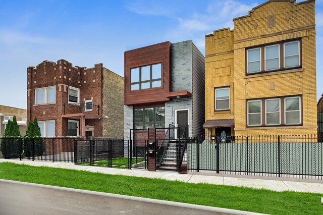 Foto principal - 1336 N Hamlin Ave
