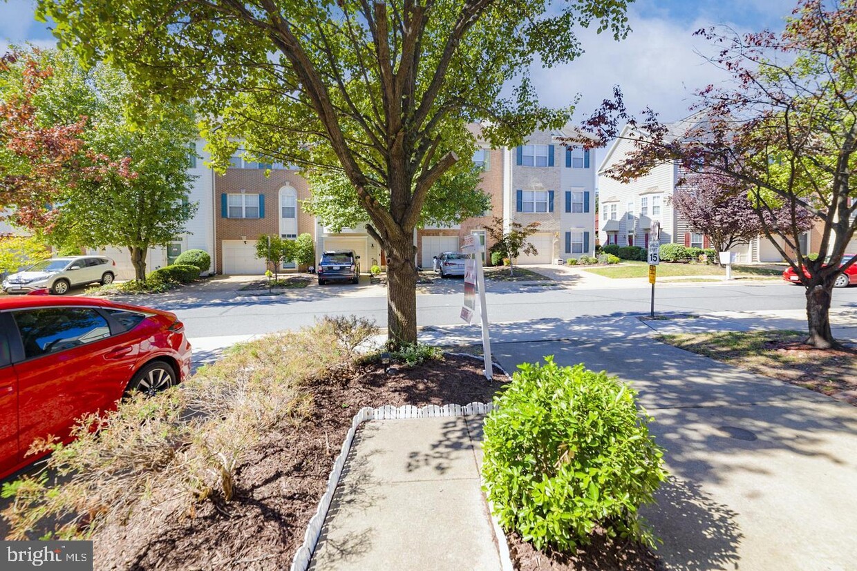 Primary Photo - 9241 Lorton Valley Rd