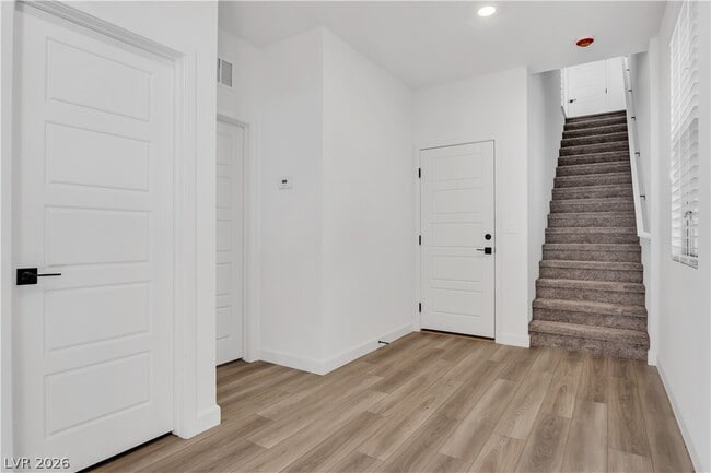 Building Photo - 1426 Whistling Kite St