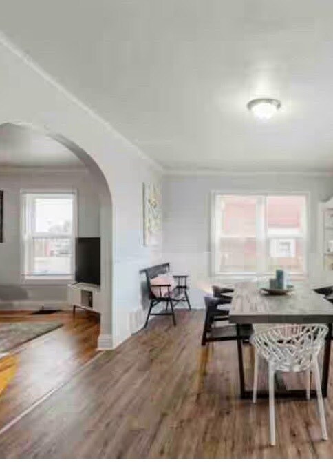 Foto principal - 4 bed with office 1.5 bath Urban Artsy Home