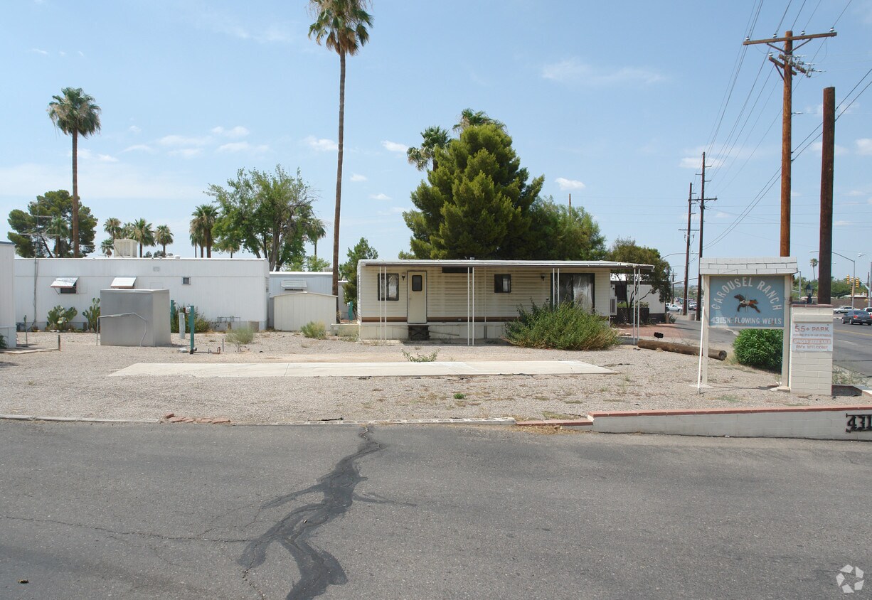 Building Photo - (carousel Ranch)