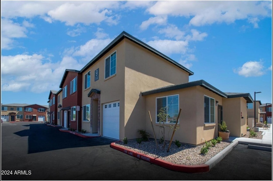 Photo - 677 E Commonwealth Place Unit 3