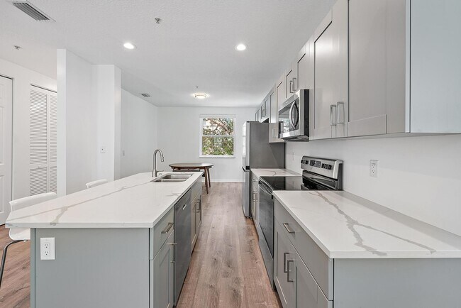 Foto del edificio - 1522 Limetree Bay Ave