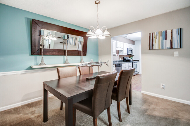 Dining Room - Azalea Park at Sandy Springs