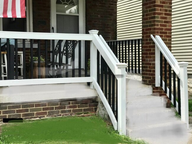 Front Porch - 2307 Neil Ave