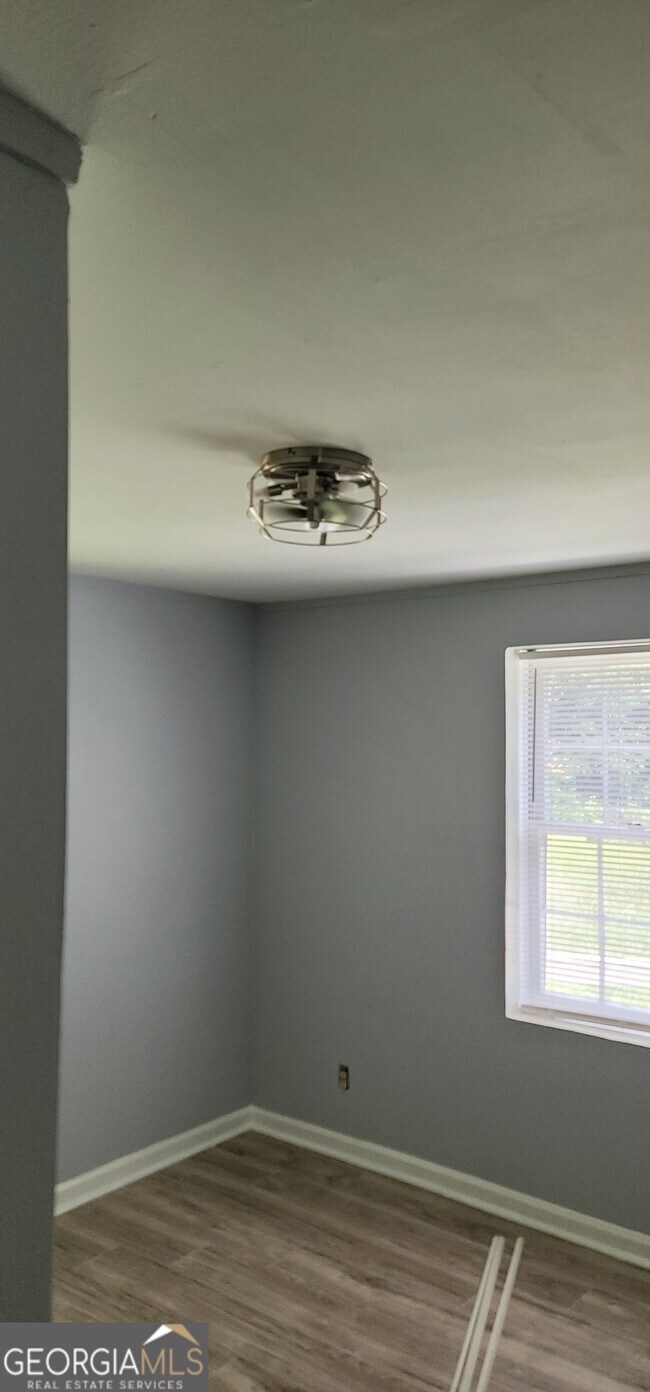 Building Photo - 7060 Connell Rd