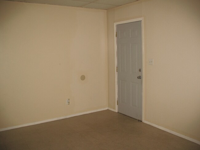 Building Photo - 1362 Pitkin Rd