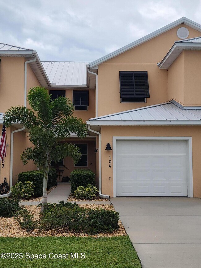 Building Photo - 3951 Playa Del Sol Dr