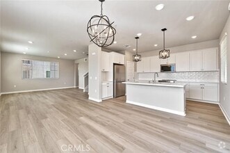 Building Photo - 1470 Skyline Ln