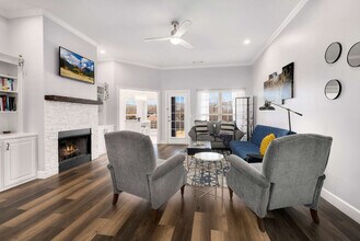 Building Photo - 501 SW Duke Ave