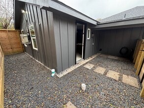 Building Photo - 430 Hutcheson St