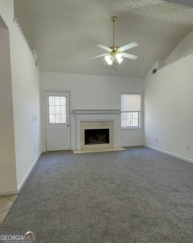 Building Photo - 30 Spring Valley Cove