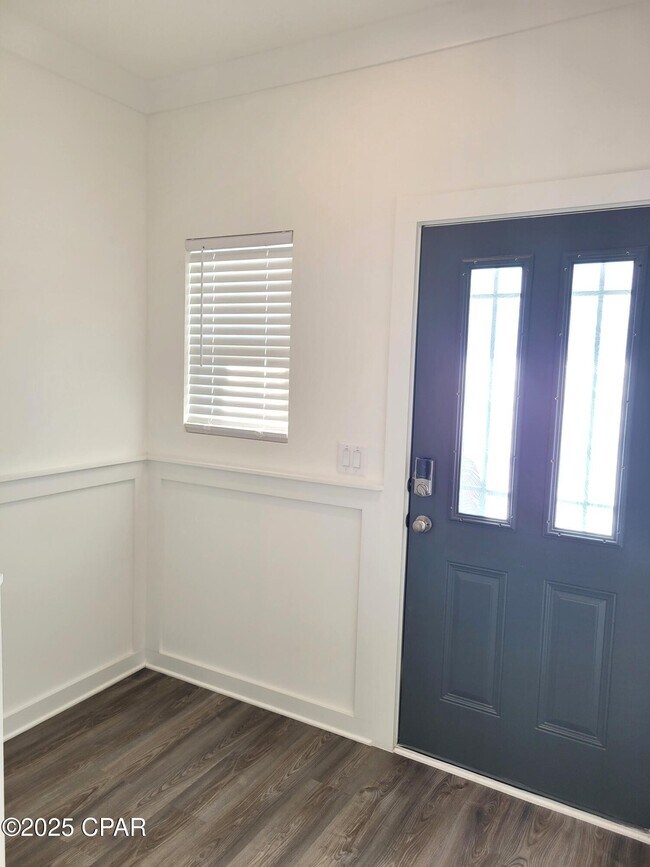 Foto del edificio - 5893 Tyndall Pkwy