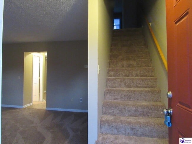 Foto del edificio - 300 Berkley Ct