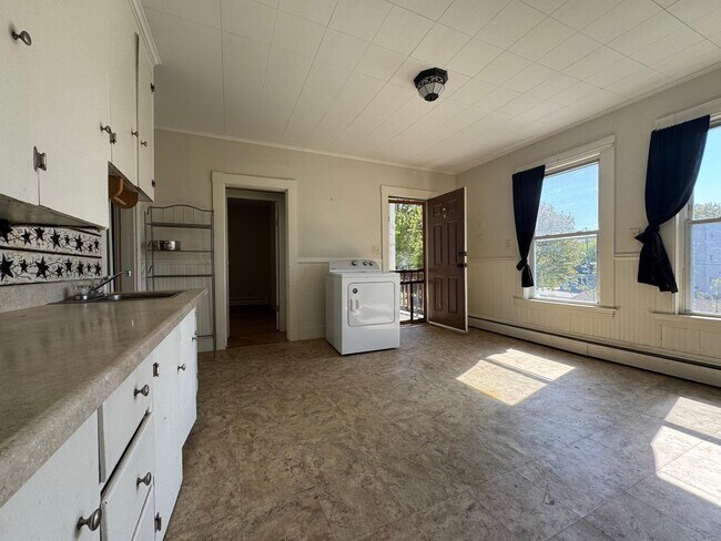 Foto del edificio - 932 Lisbon St