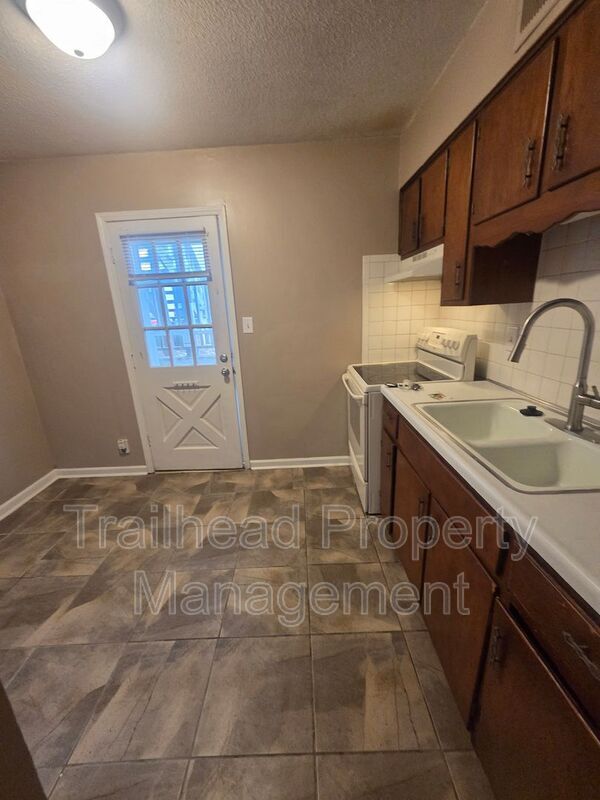 Foto del edificio - 13121 6 St