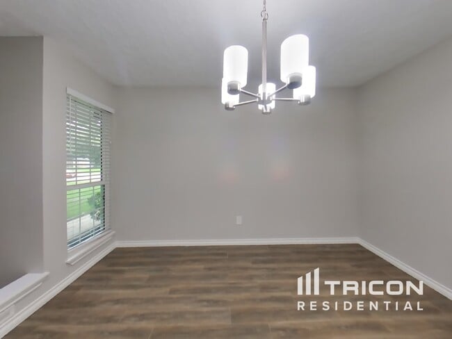 Building Photo - 15614 Fox Springs Dr