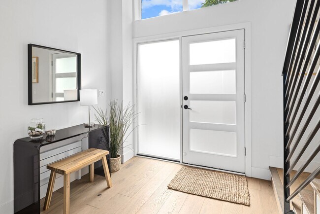 Foto del edificio - Wallingford Townhome