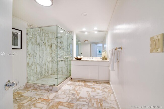 Building Photo - 10155 Collins Ave