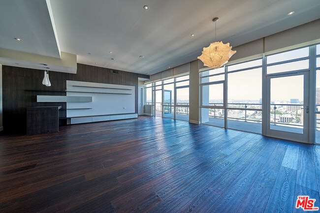 Building Photo - 3785 Wilshire Blvd