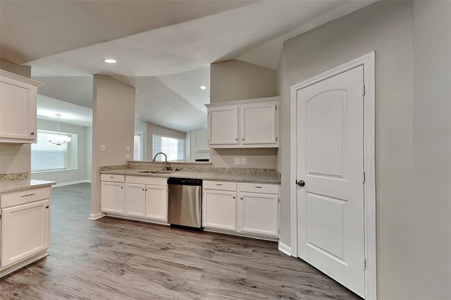 Building Photo - 1003 Holly Hall Dr